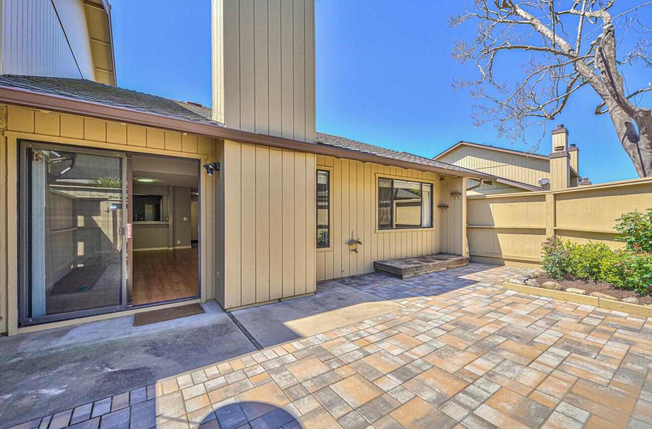 Detail Gallery Image 10 of 30 For 1844 Cherokee Dr #1,  Salinas,  CA 93906 - 2 Beds | 2 Baths