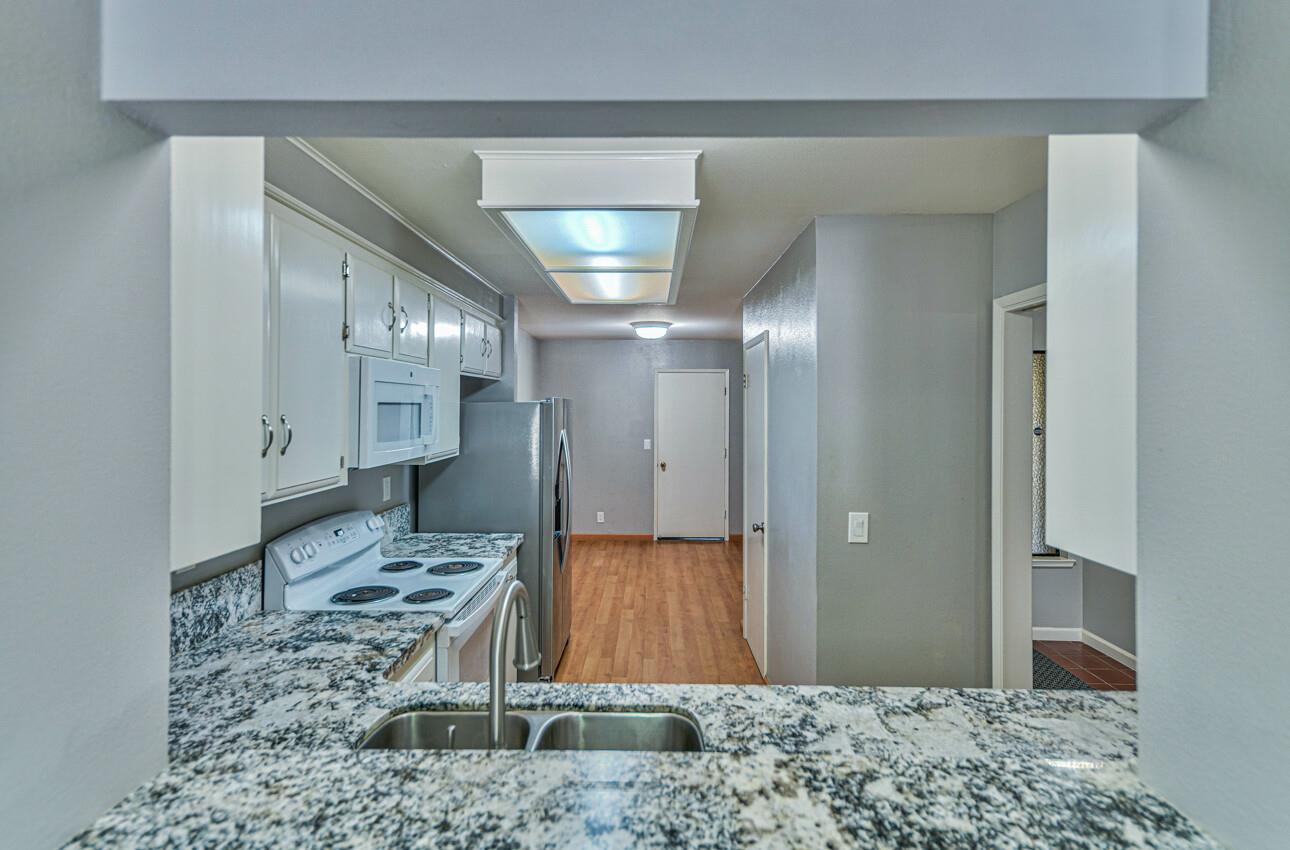 Detail Gallery Image 12 of 30 For 1844 Cherokee Dr #1,  Salinas,  CA 93906 - 2 Beds | 2 Baths