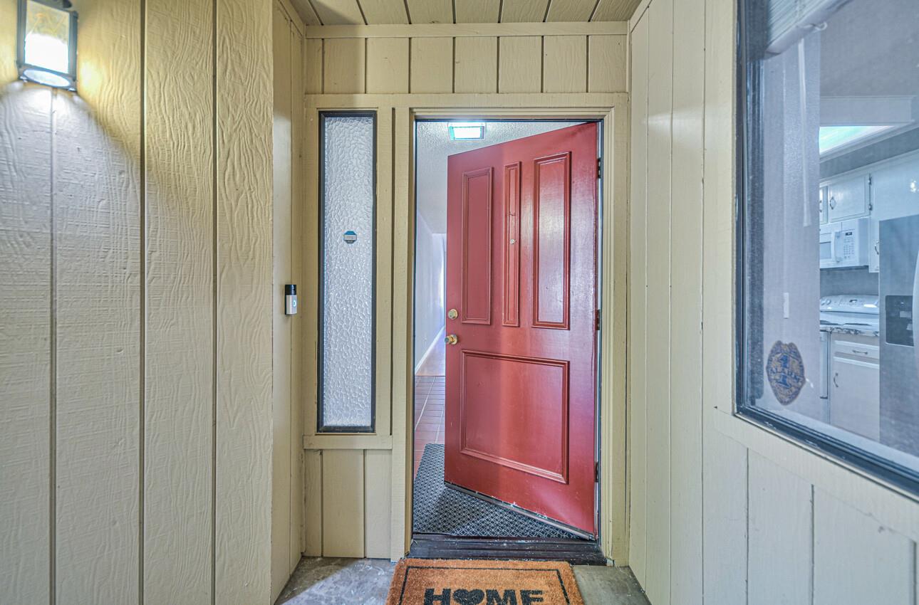 Detail Gallery Image 3 of 30 For 1844 Cherokee Dr #1,  Salinas,  CA 93906 - 2 Beds | 2 Baths