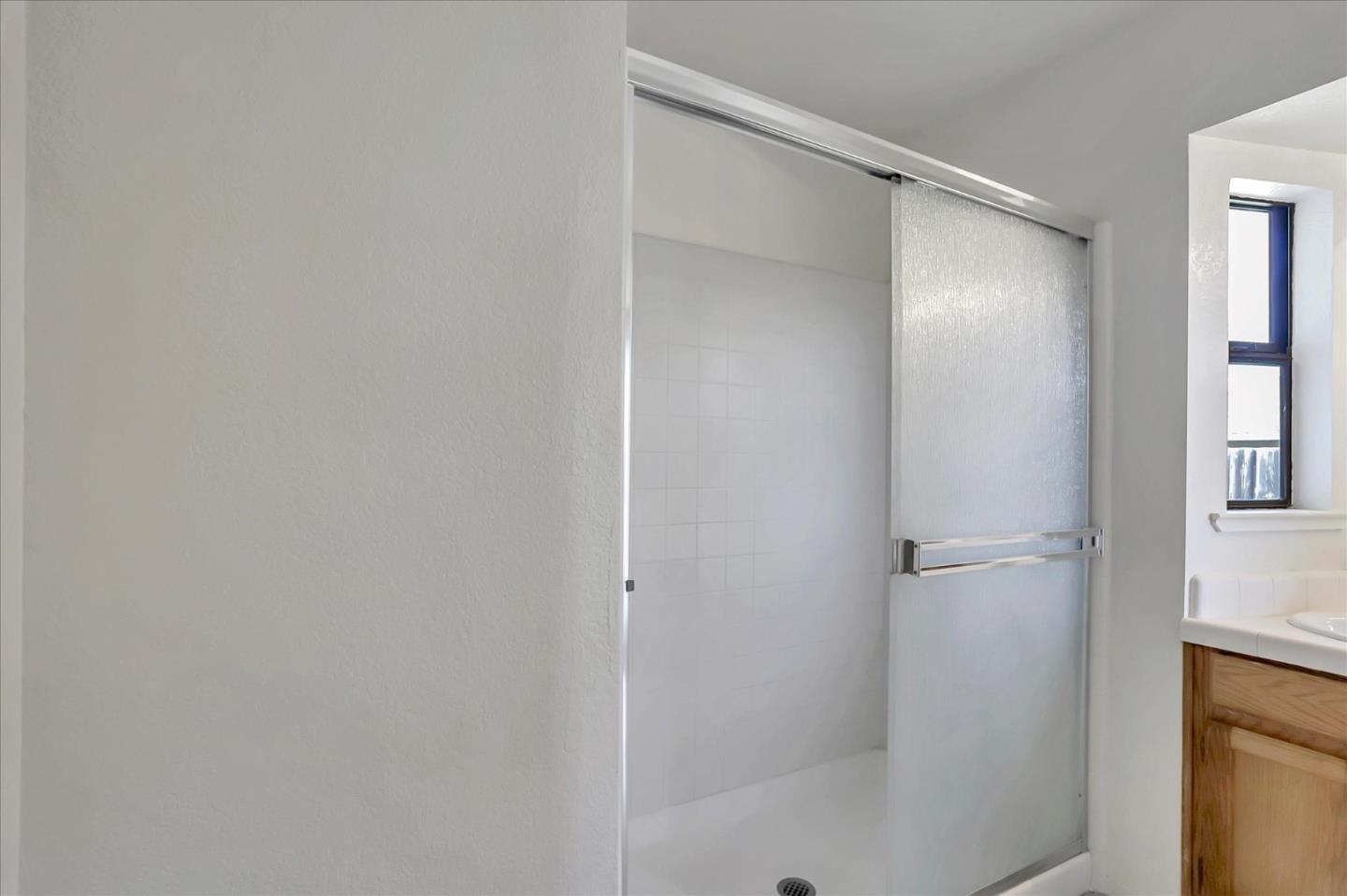 Detail Gallery Image 26 of 37 For 680 Neil Dr, Hollister,  CA 95023 - 3 Beds | 2 Baths