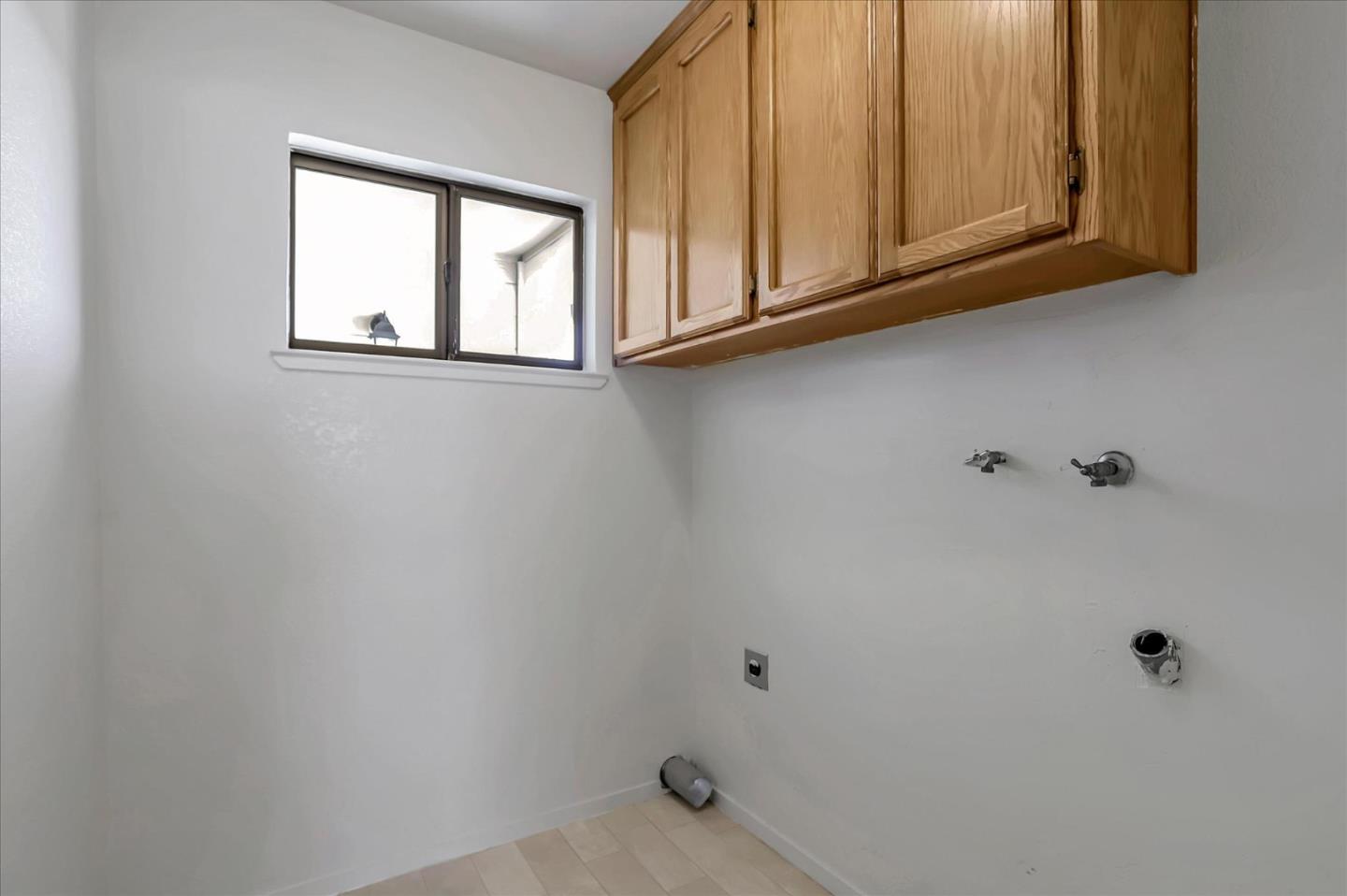 Detail Gallery Image 29 of 37 For 680 Neil Dr, Hollister,  CA 95023 - 3 Beds | 2 Baths