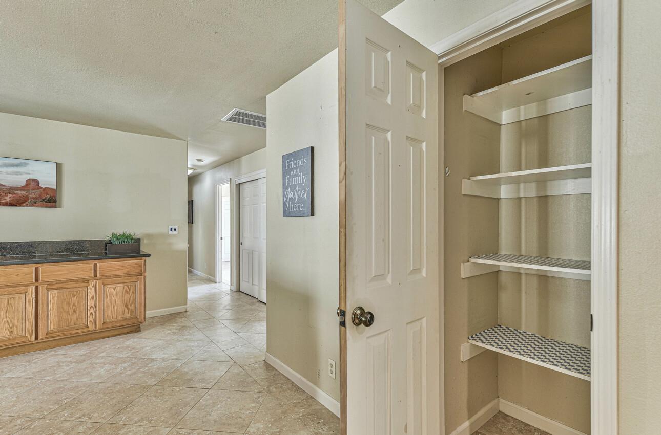 Detail Gallery Image 18 of 41 For 17785 Countryside Ct, Salinas,  CA 93907 - 5 Beds | 4 Baths