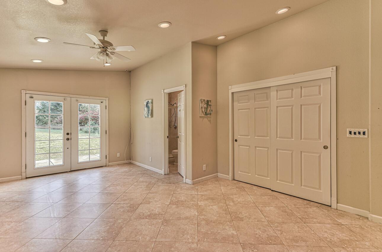 Detail Gallery Image 21 of 41 For 17785 Countryside Ct, Salinas,  CA 93907 - 5 Beds | 4 Baths