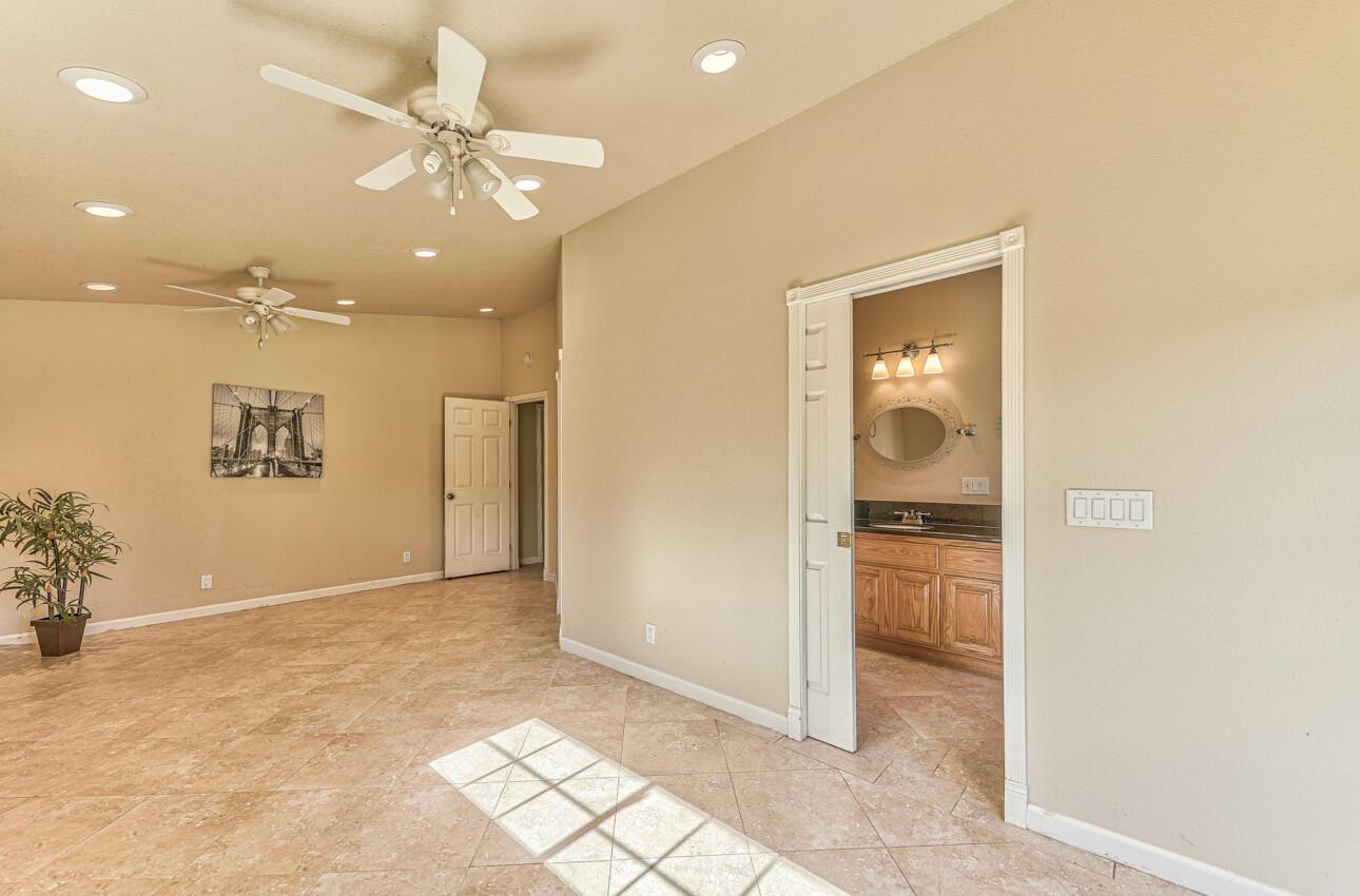 Detail Gallery Image 25 of 41 For 17785 Countryside Ct, Salinas,  CA 93907 - 5 Beds | 4 Baths
