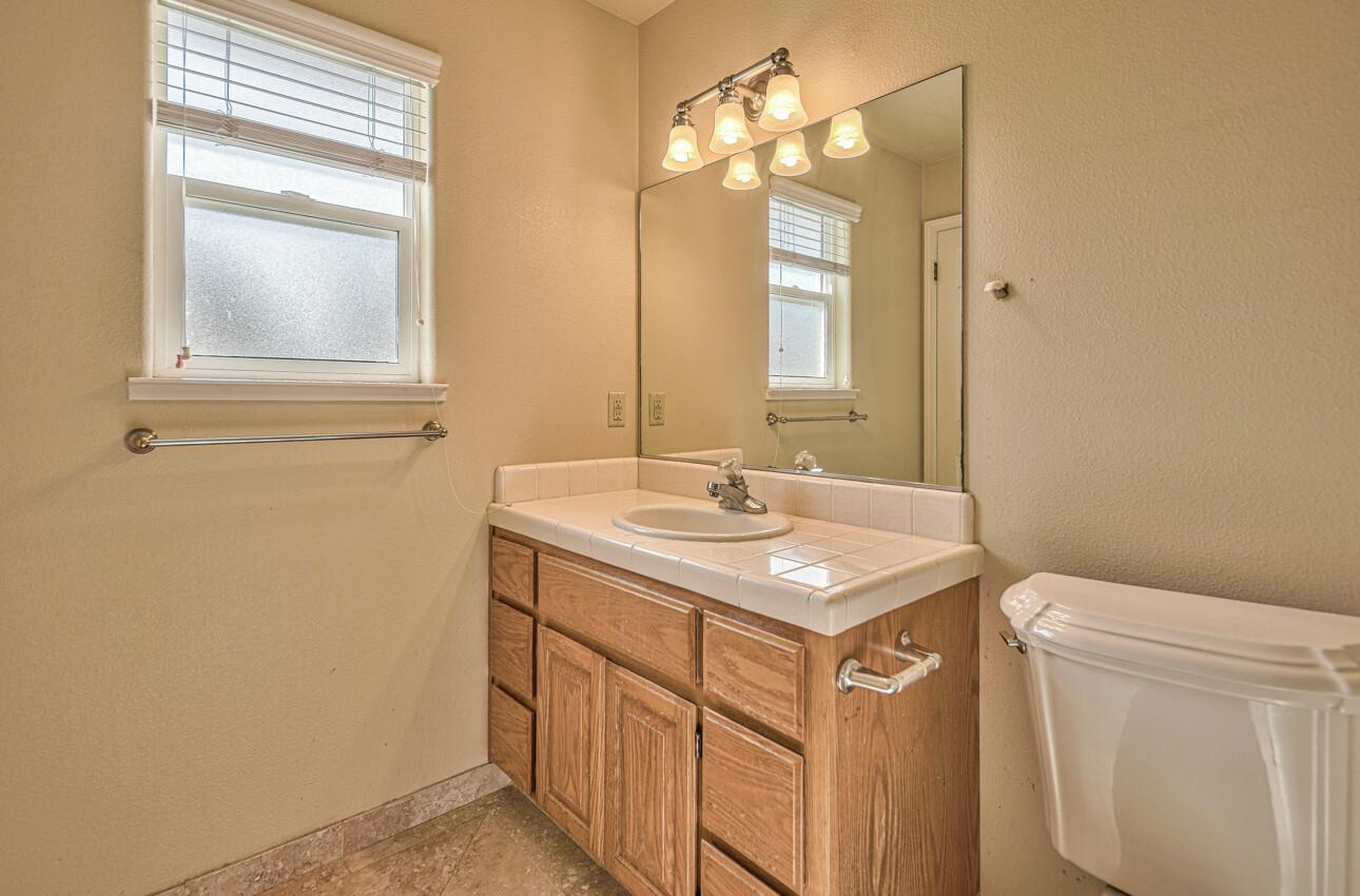 Detail Gallery Image 31 of 41 For 17785 Countryside Ct, Salinas,  CA 93907 - 5 Beds | 4 Baths