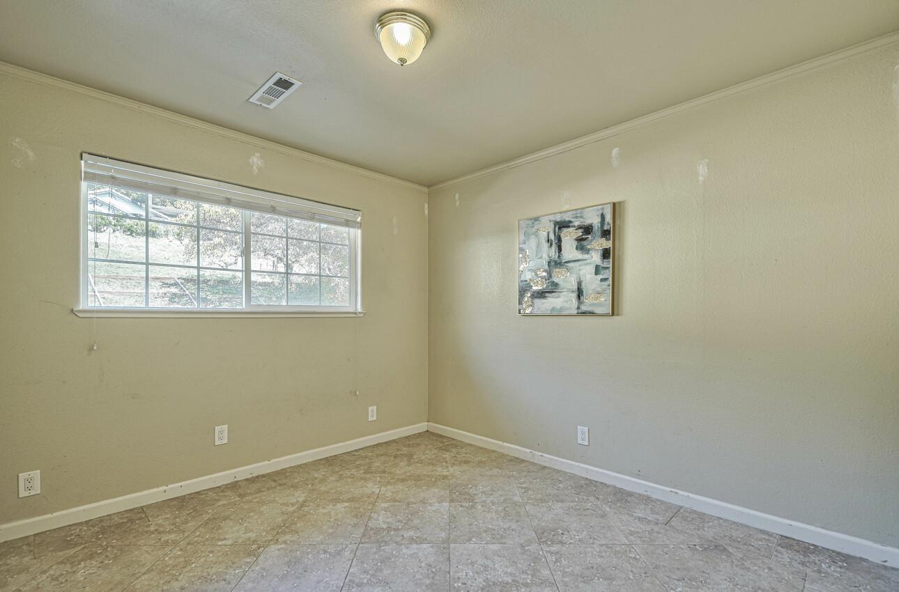 Detail Gallery Image 33 of 41 For 17785 Countryside Ct, Salinas,  CA 93907 - 5 Beds | 4 Baths