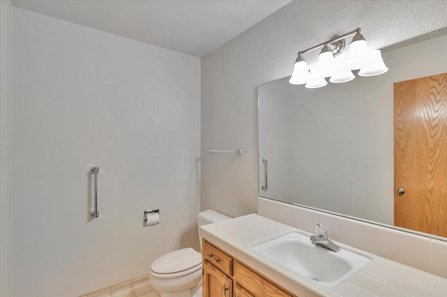 Detail Gallery Image 29 of 45 For 678 Duffin Dr, Hollister,  CA 95023 - 2 Beds | 2/1 Baths