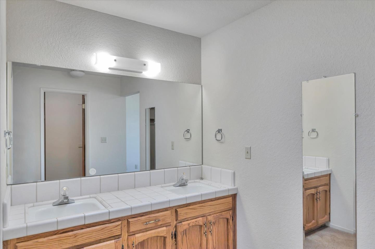 Detail Gallery Image 34 of 45 For 678 Duffin Dr, Hollister,  CA 95023 - 2 Beds | 2/1 Baths