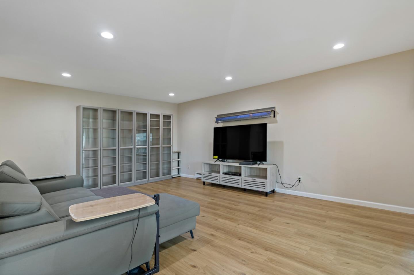 Detail Gallery Image 12 of 46 For 938 Clark Ave #2,  Mountain View,  CA 94040 - 2 Beds | 2 Baths