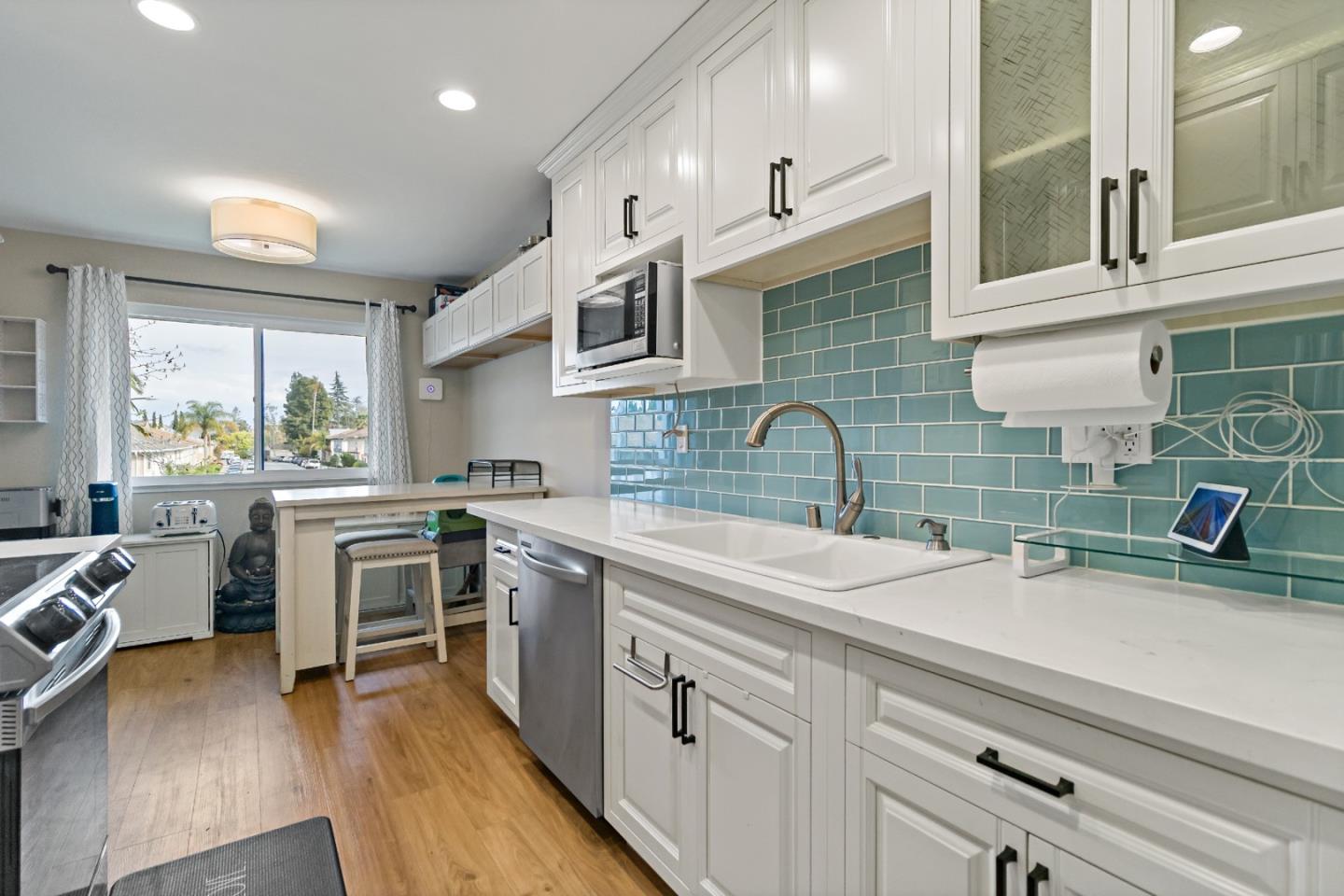Detail Gallery Image 13 of 46 For 938 Clark Ave #2,  Mountain View,  CA 94040 - 2 Beds | 2 Baths
