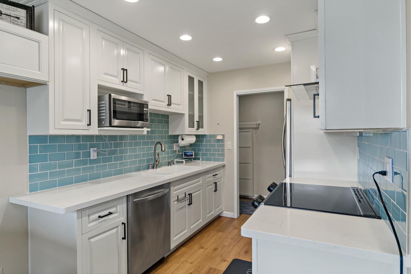 Detail Gallery Image 15 of 46 For 938 Clark Ave #2,  Mountain View,  CA 94040 - 2 Beds | 2 Baths