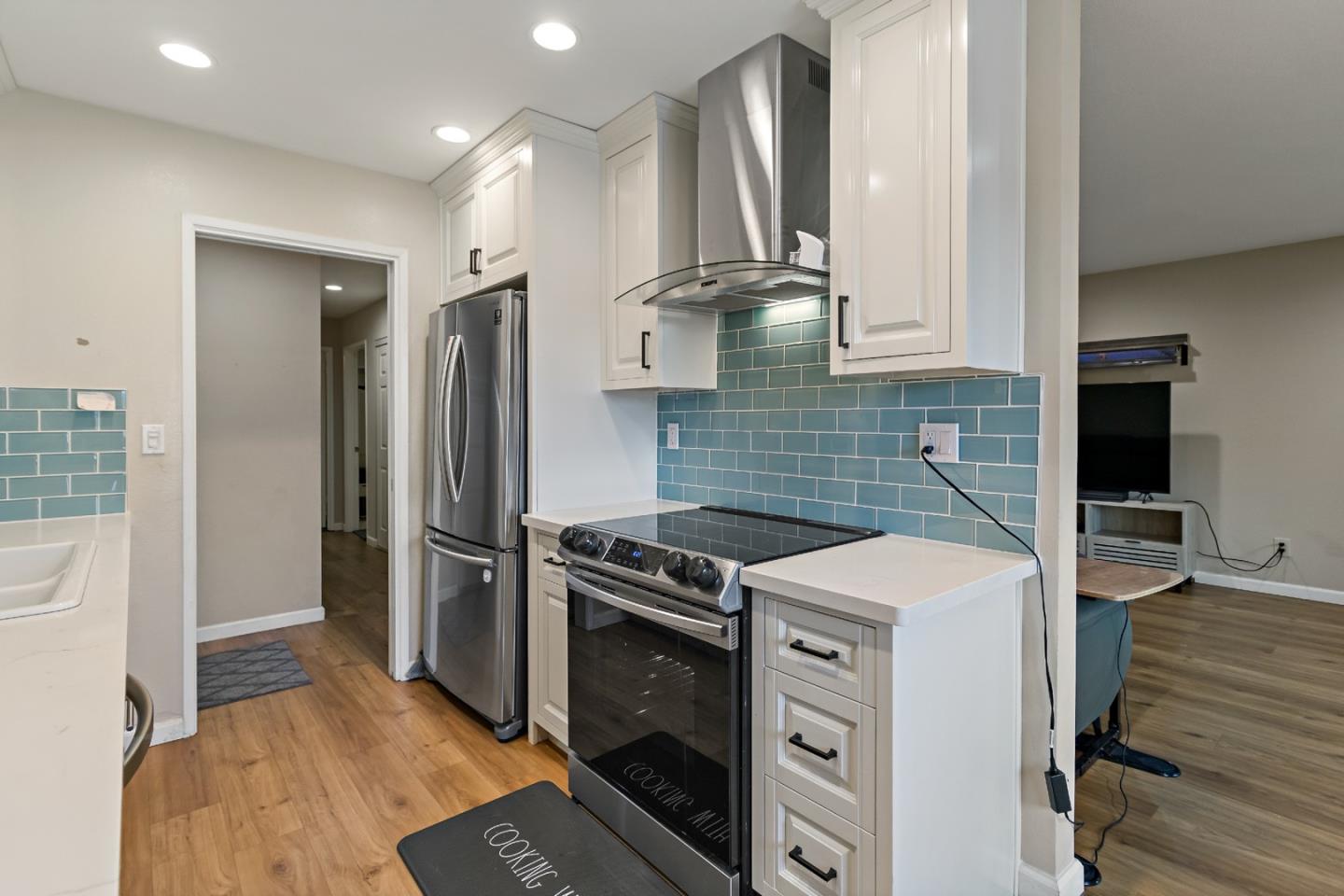 Detail Gallery Image 17 of 46 For 938 Clark Ave #2,  Mountain View,  CA 94040 - 2 Beds | 2 Baths