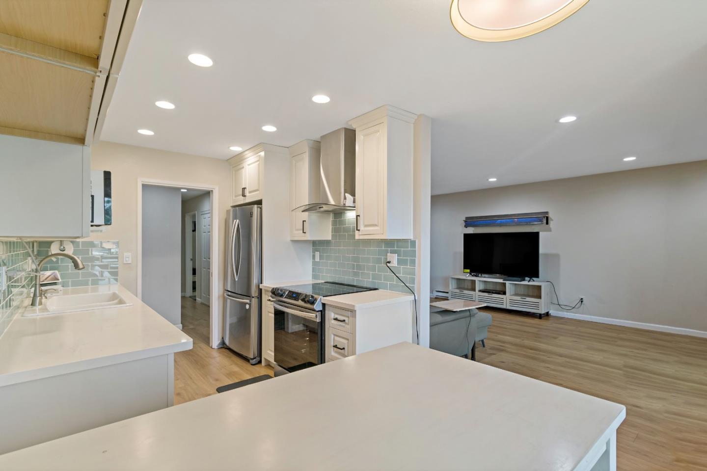 Detail Gallery Image 21 of 46 For 938 Clark Ave #2,  Mountain View,  CA 94040 - 2 Beds | 2 Baths