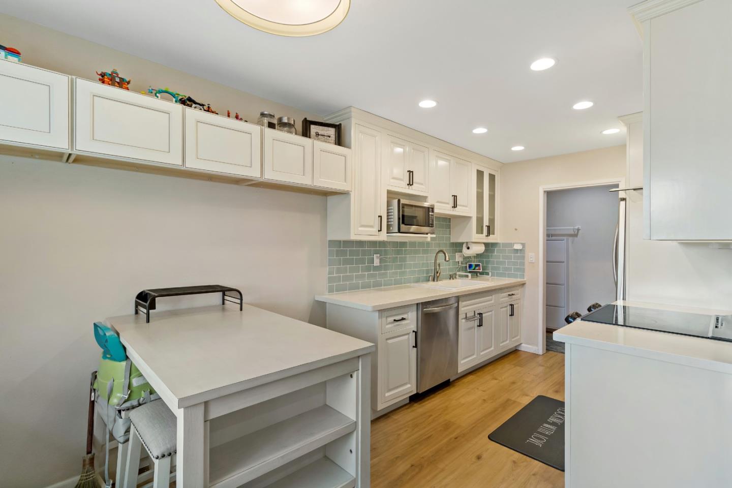 Detail Gallery Image 23 of 46 For 938 Clark Ave #2,  Mountain View,  CA 94040 - 2 Beds | 2 Baths