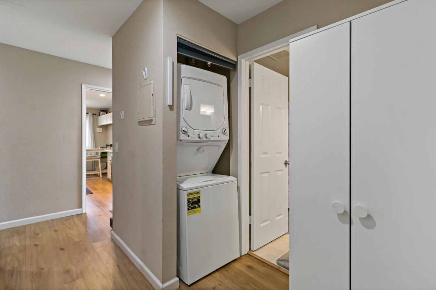 Detail Gallery Image 36 of 46 For 938 Clark Ave #2,  Mountain View,  CA 94040 - 2 Beds | 2 Baths