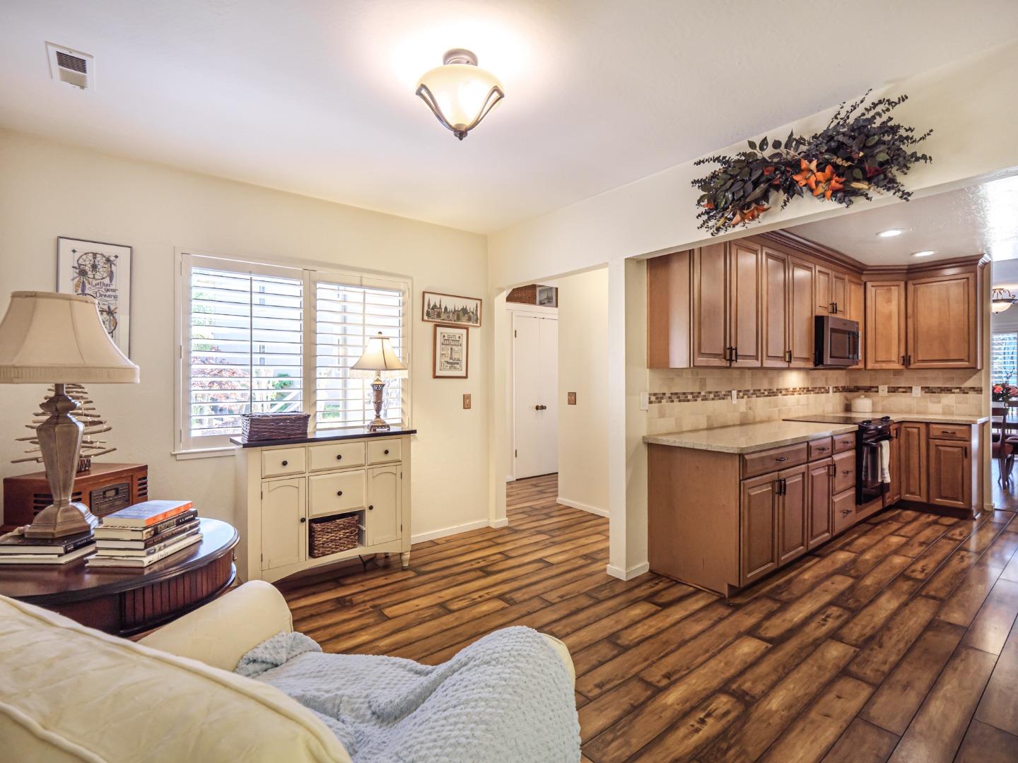 Detail Gallery Image 37 of 65 For 194 Hyannis Ct, Aptos,  CA 95003 - 3 Beds | 2/1 Baths