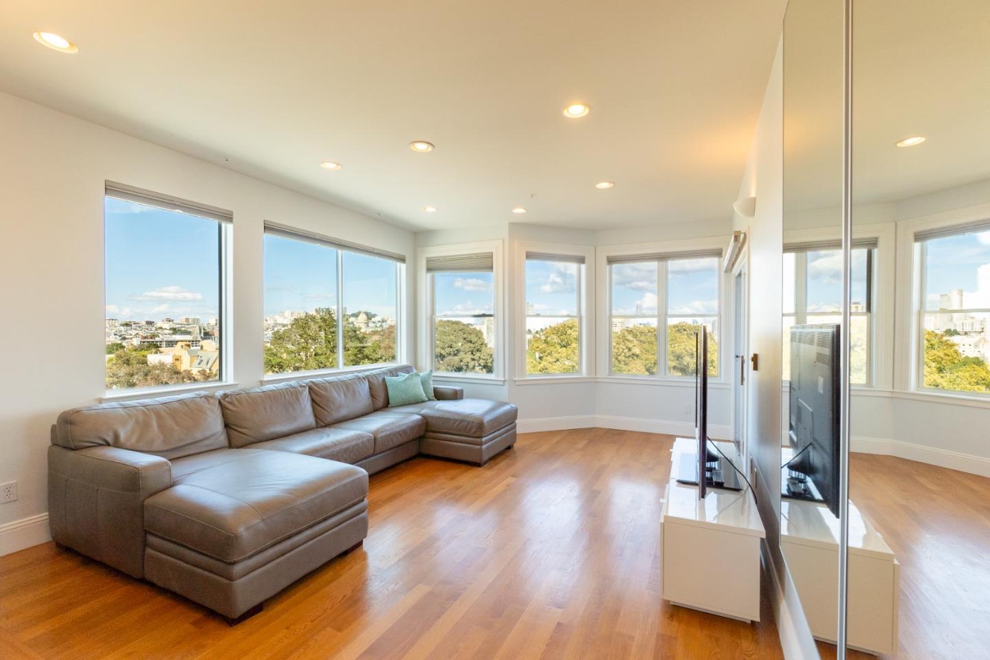 Detail Gallery Image 1 of 49 For 1800 Turk St #402,  San Francisco,  CA 94115 - 2 Beds | 1 Baths
