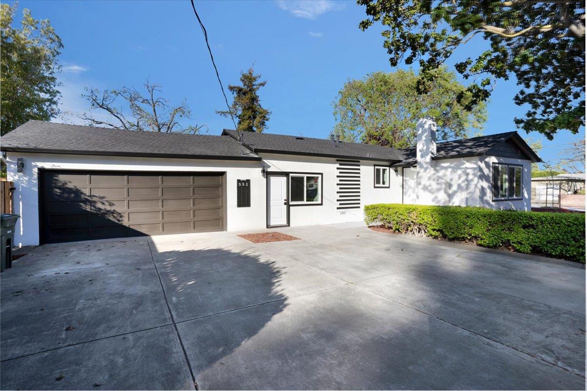 Photo of 551 Newbridge St in Menlo Park, CA