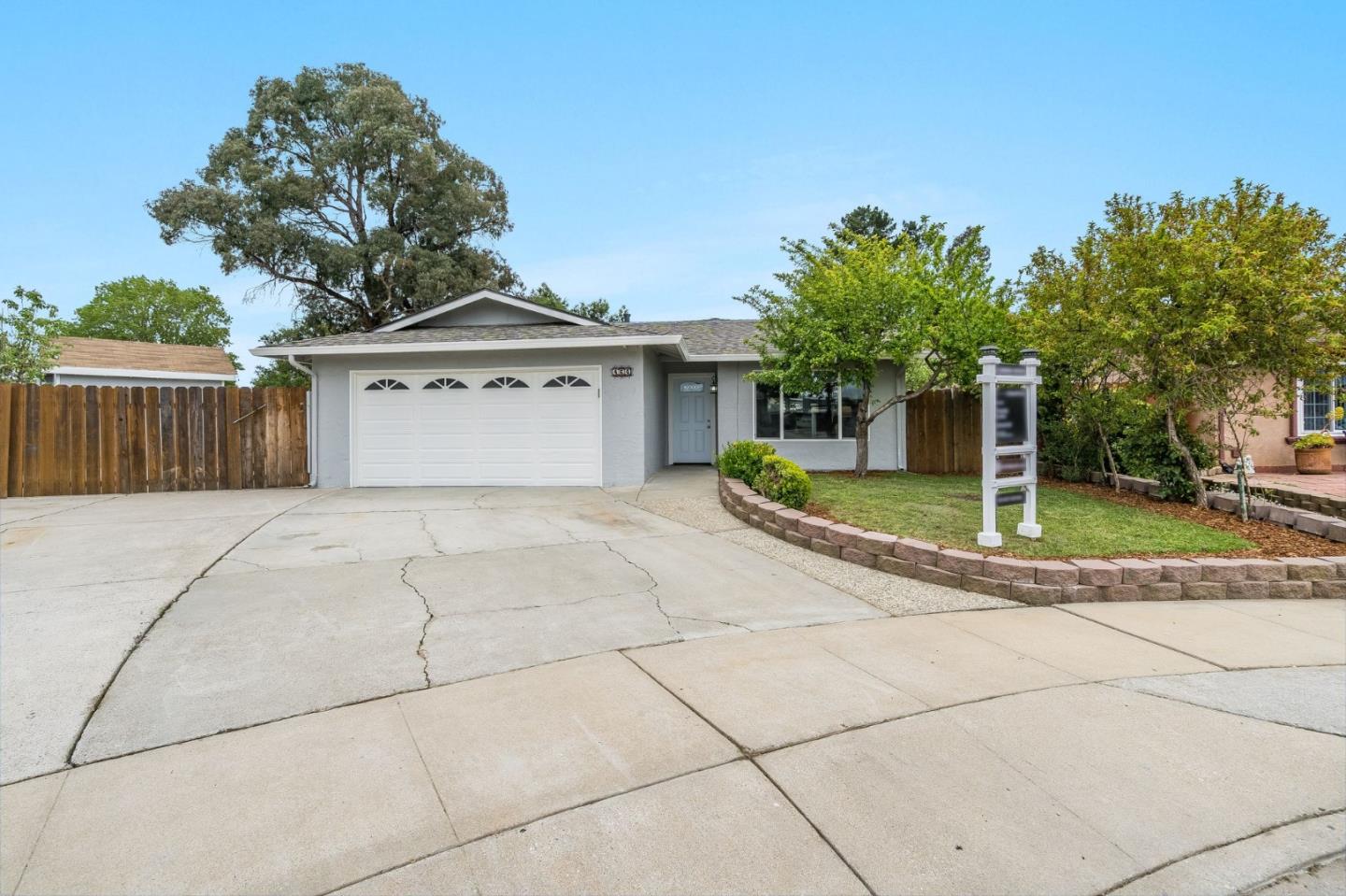 Photo of 464 Fellom Ct in Gilroy, CA