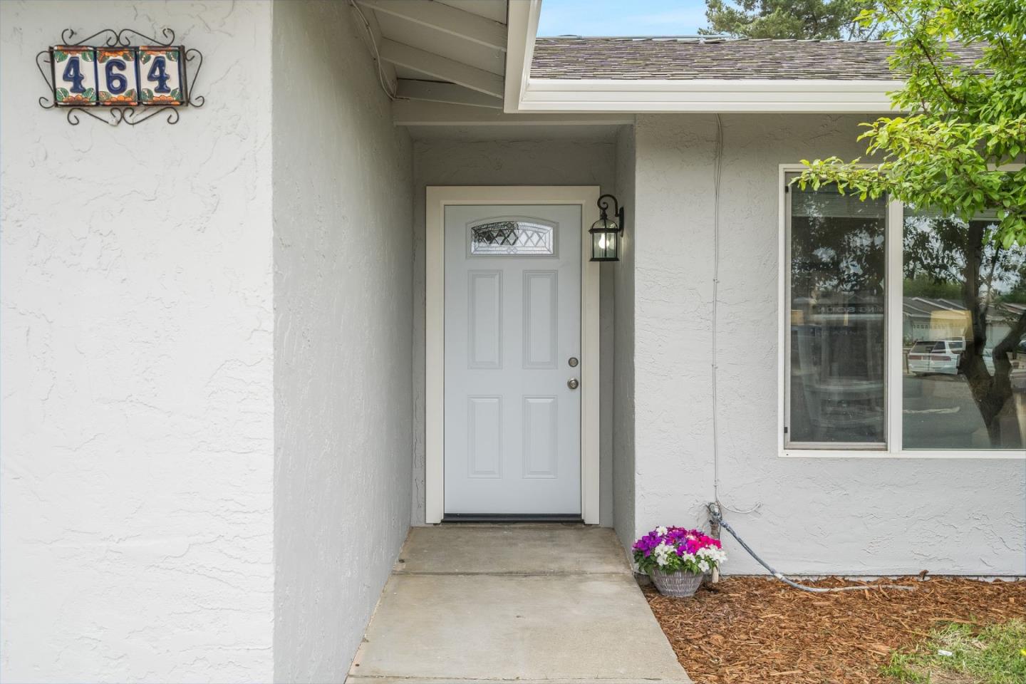 Detail Gallery Image 3 of 52 For 464 Fellom Ct, Gilroy,  CA 95020 - 4 Beds | 2 Baths