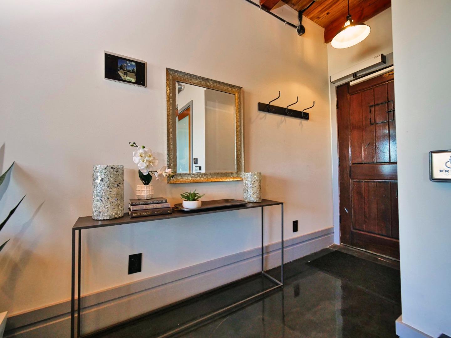 Detail Gallery Image 8 of 72 For 6105 San Pablo Ave #404,  Oakland,  CA 94608 - 1 Beds | 1/1 Baths