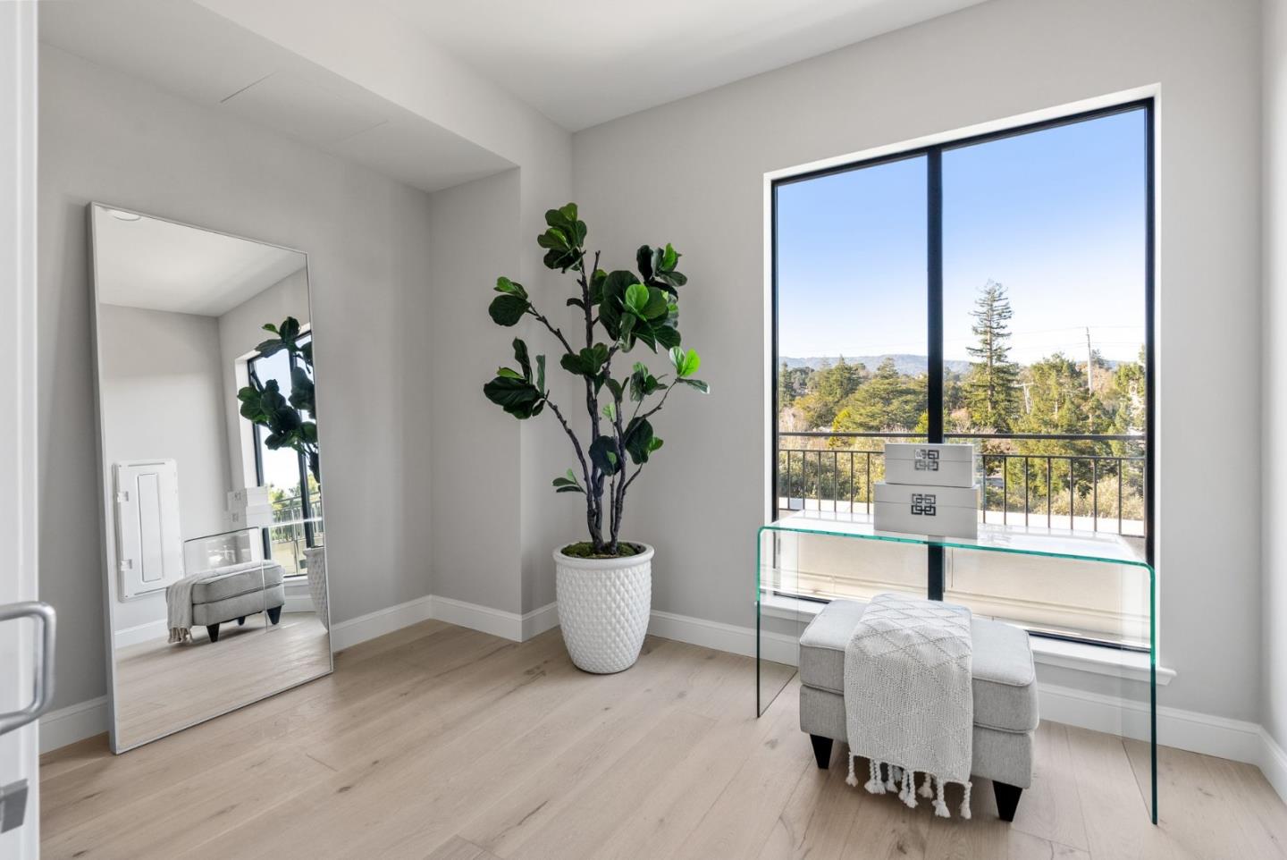 Detail Gallery Image 15 of 26 For 450 1st St #PENTHOUSE 2,  Los Altos,  CA 94022 - 2 Beds | 2/1 Baths