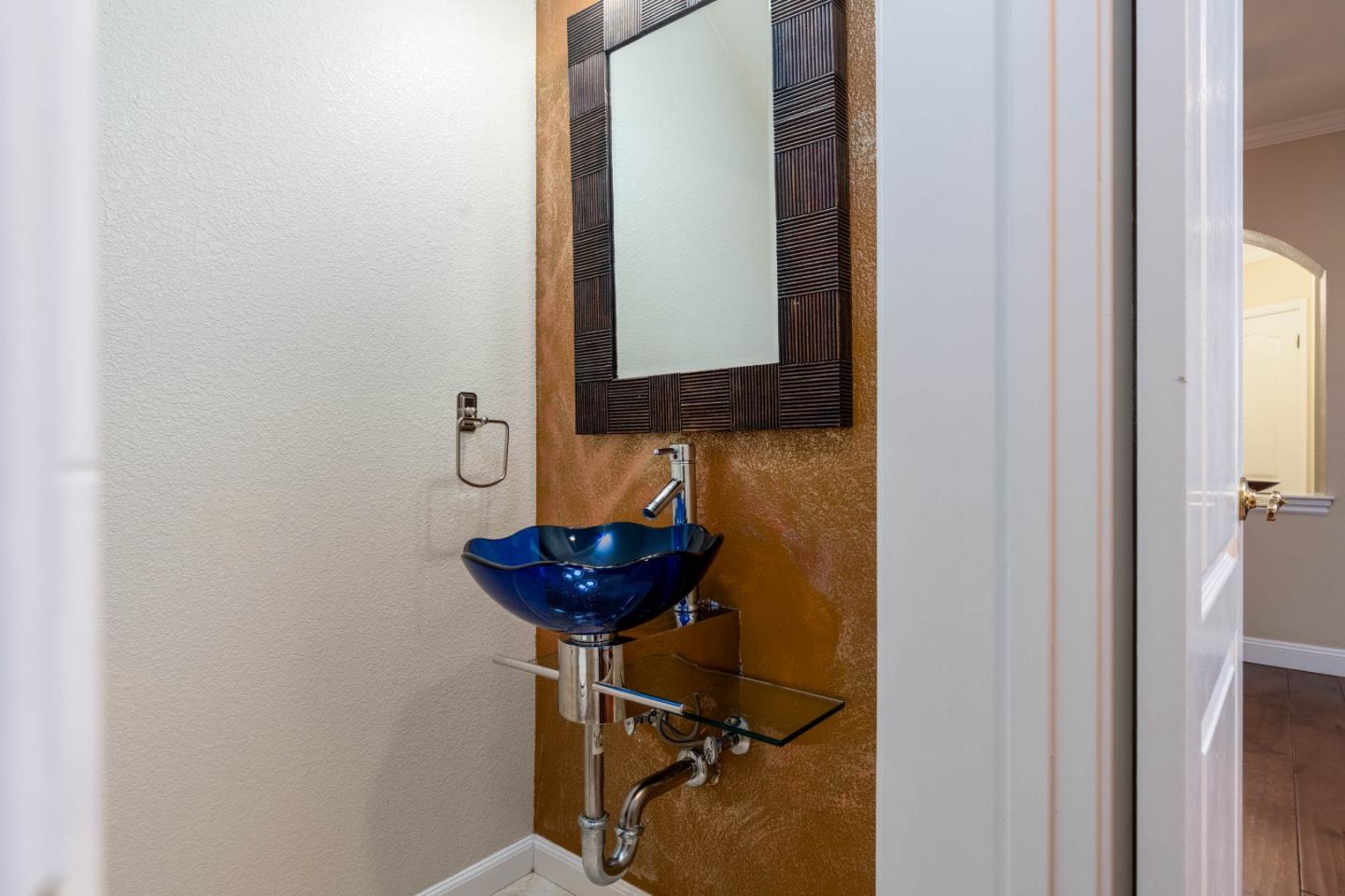 Detail Gallery Image 37 of 46 For 464 Upland Rd, Redwood City,  CA 94062 - 5 Beds | 5/1 Baths