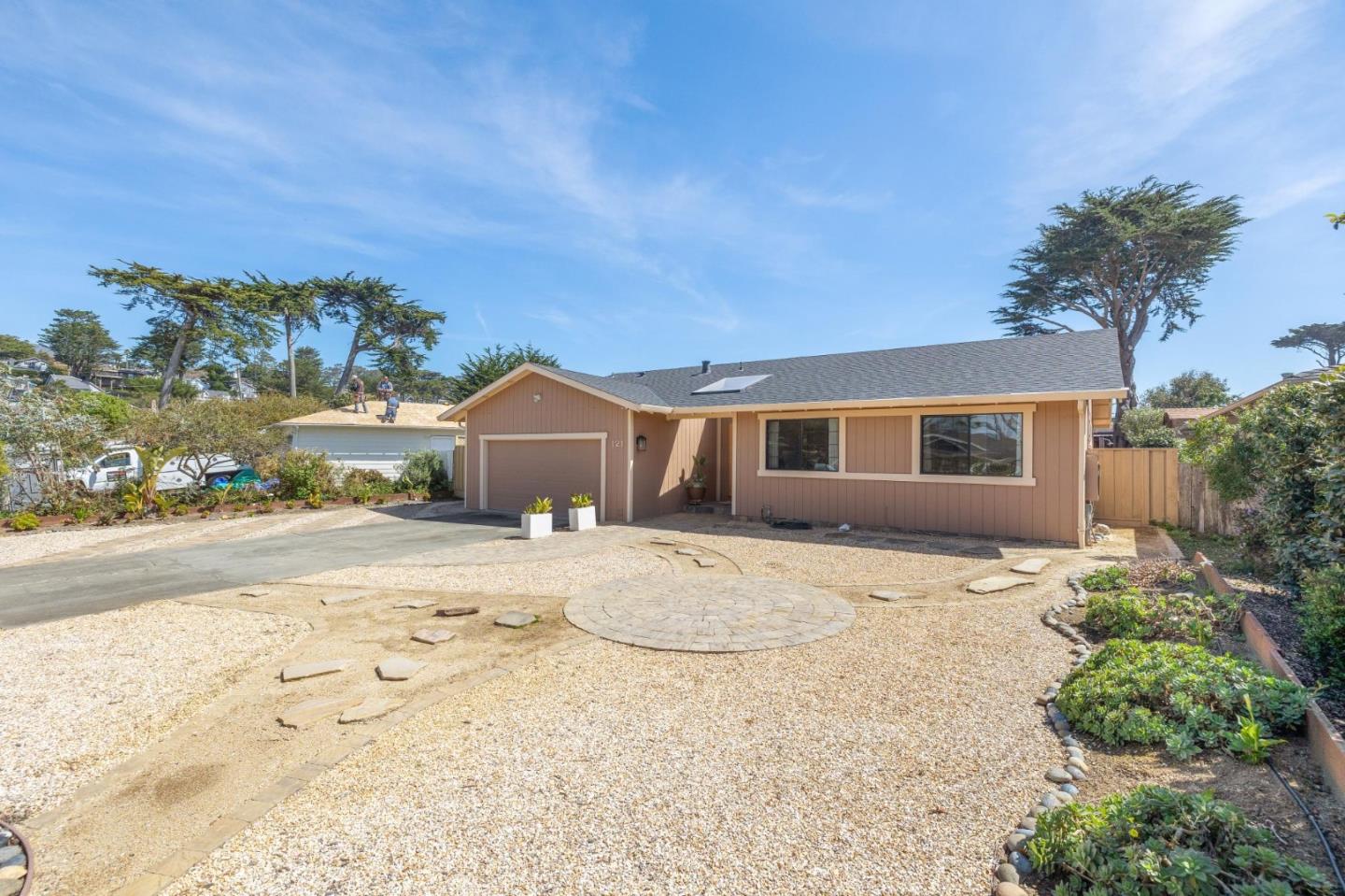 Detail Gallery Image 2 of 43 For 121 Arbor Ln, Moss Beach,  CA 94038 - 3 Beds | 2 Baths