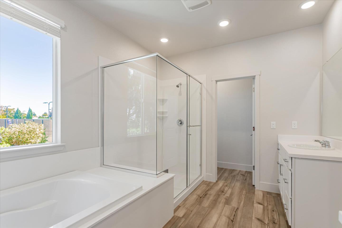 Detail Gallery Image 23 of 28 For 171 Scarlett Way, Hollister,  CA 95023 - 4 Beds | 3/1 Baths