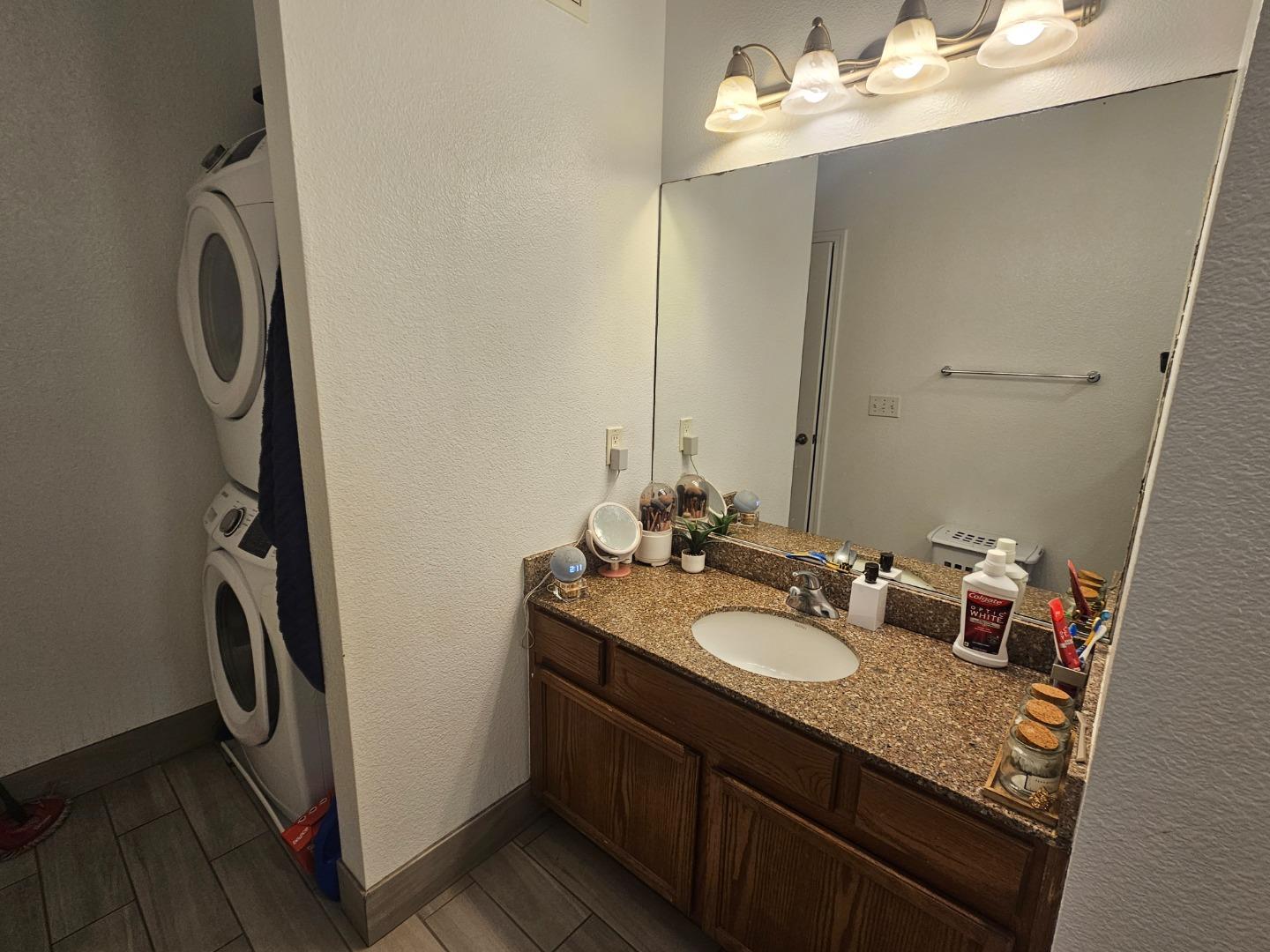 Detail Gallery Image 5 of 7 For 217 Pacifica Blvd #203,  Watsonville,  CA 95076 - 1 Beds | 1 Baths