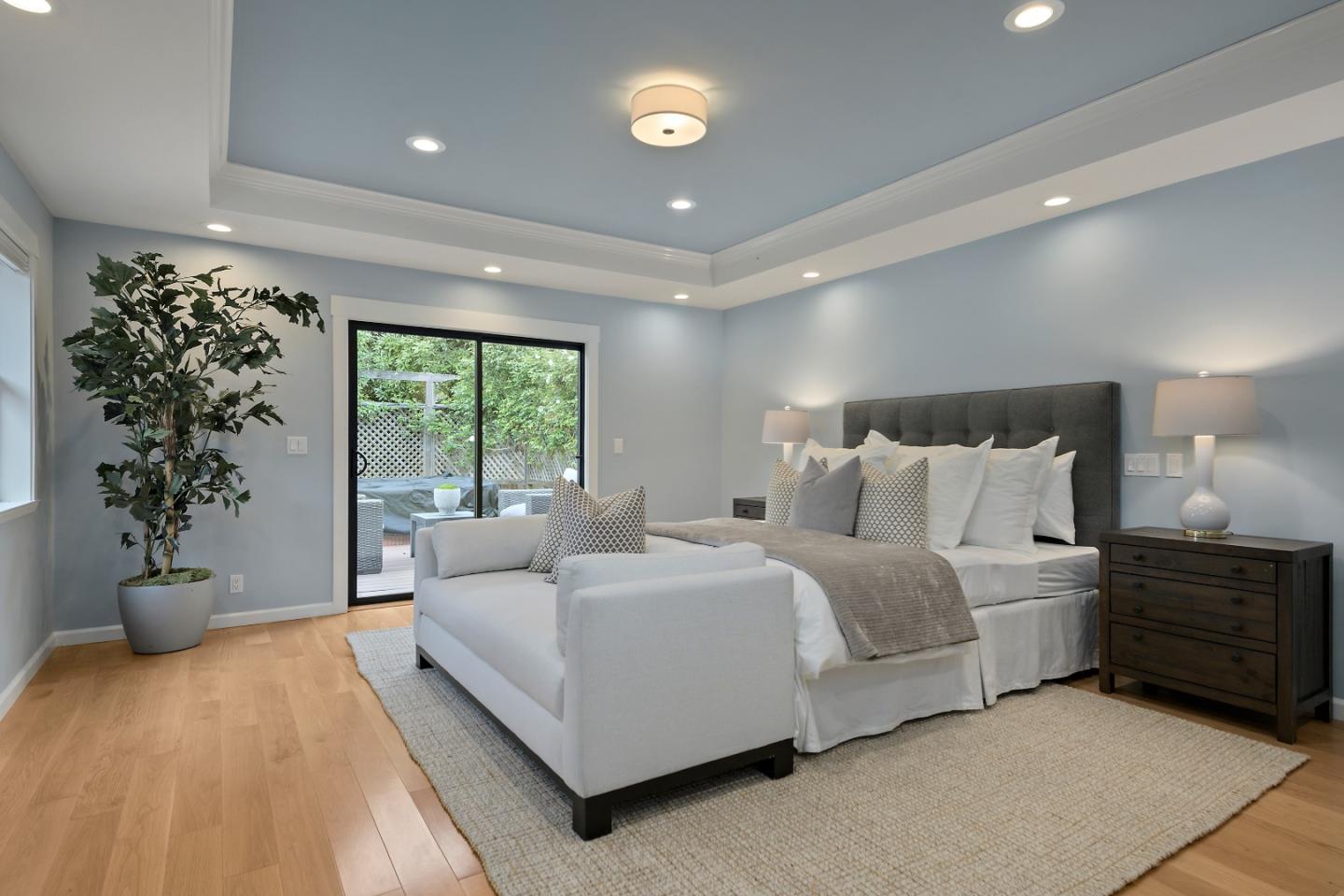 Detail Gallery Image 15 of 41 For 51 Fairhaven Ct, Mountain View,  CA 94041 - 3 Beds | 2/1 Baths