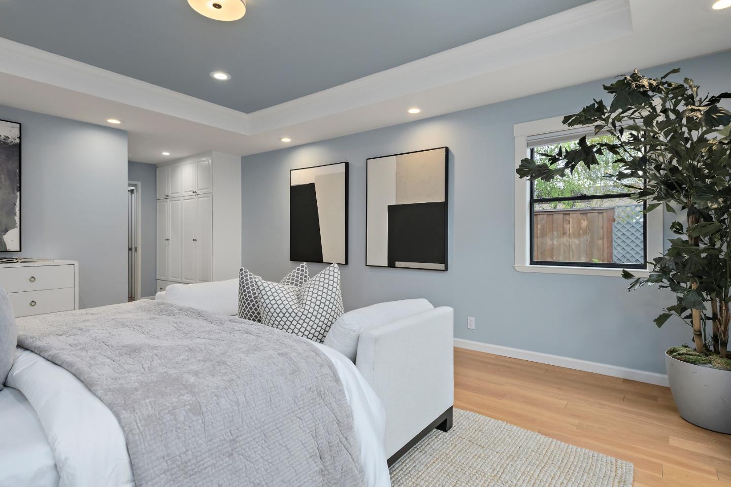 Detail Gallery Image 16 of 41 For 51 Fairhaven Ct, Mountain View,  CA 94041 - 3 Beds | 2/1 Baths