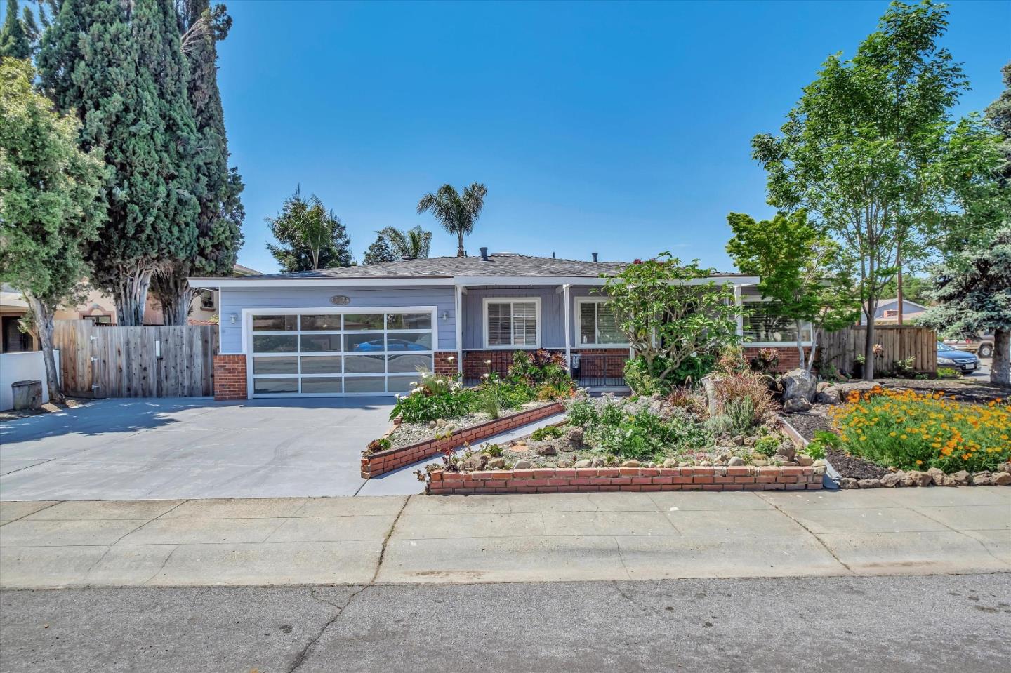 Photo of 38305 Anita Ct in Fremont, CA