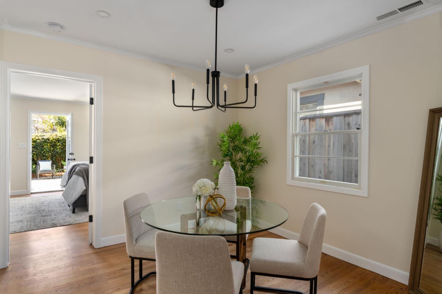 Detail Gallery Image 7 of 25 For 115 Haight St, Menlo Park,  CA 94025 - 3 Beds | 2 Baths