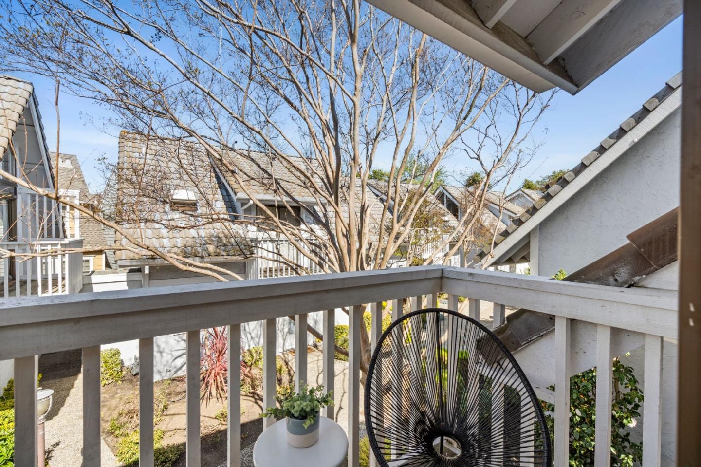 Detail Gallery Image 24 of 28 For 469 W Meadow Dr #10,  Palo Alto,  CA 94306 - 2 Beds | 1/1 Baths