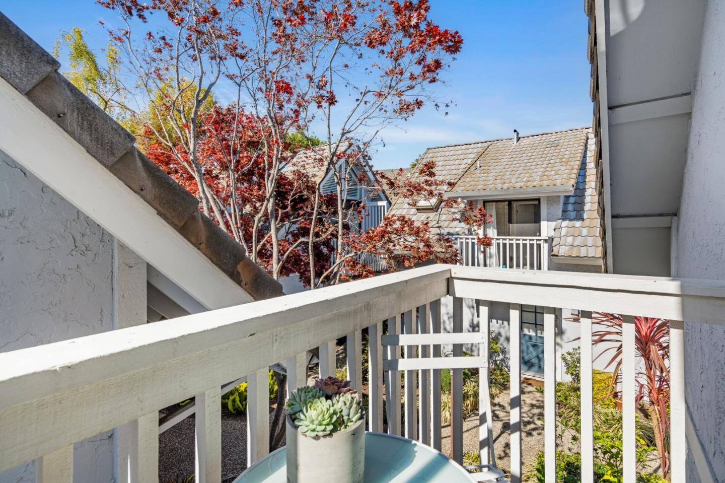 Detail Gallery Image 25 of 28 For 469 W Meadow Dr #10,  Palo Alto,  CA 94306 - 2 Beds | 1/1 Baths