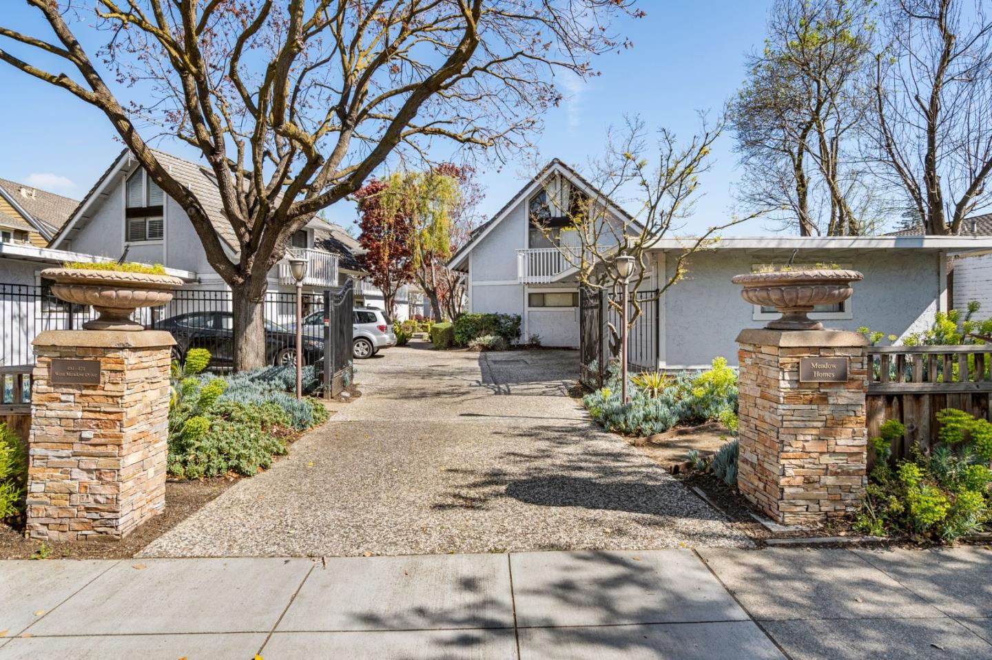 Detail Gallery Image 26 of 28 For 469 W Meadow Dr #10,  Palo Alto,  CA 94306 - 2 Beds | 1/1 Baths