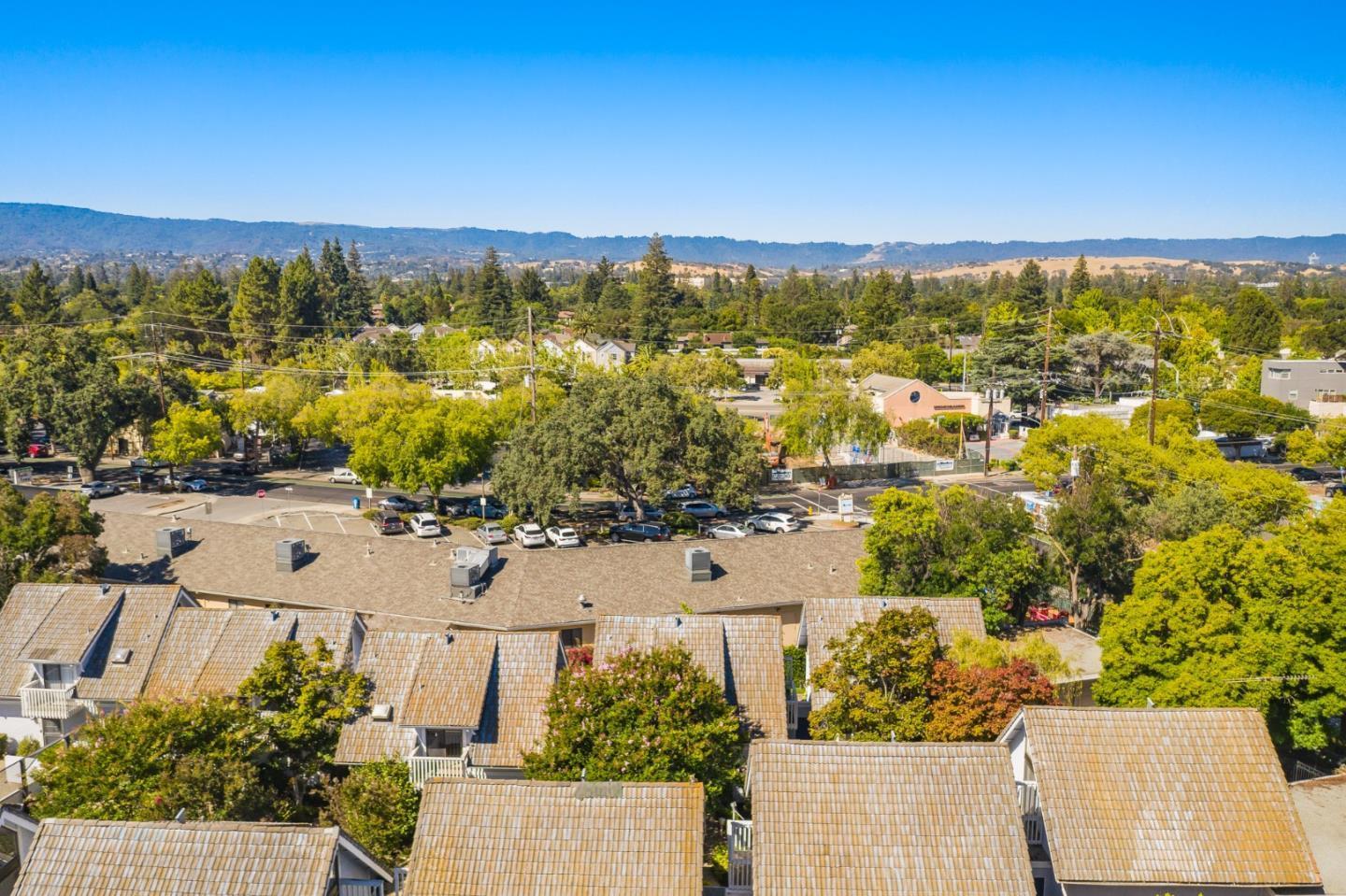 Detail Gallery Image 27 of 28 For 469 W Meadow Dr #10,  Palo Alto,  CA 94306 - 2 Beds | 1/1 Baths