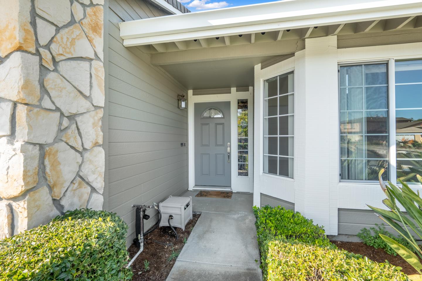 Detail Gallery Image 3 of 39 For 1415 Quail Walk Dr, Gilroy,  CA 95020 - 3 Beds | 2 Baths