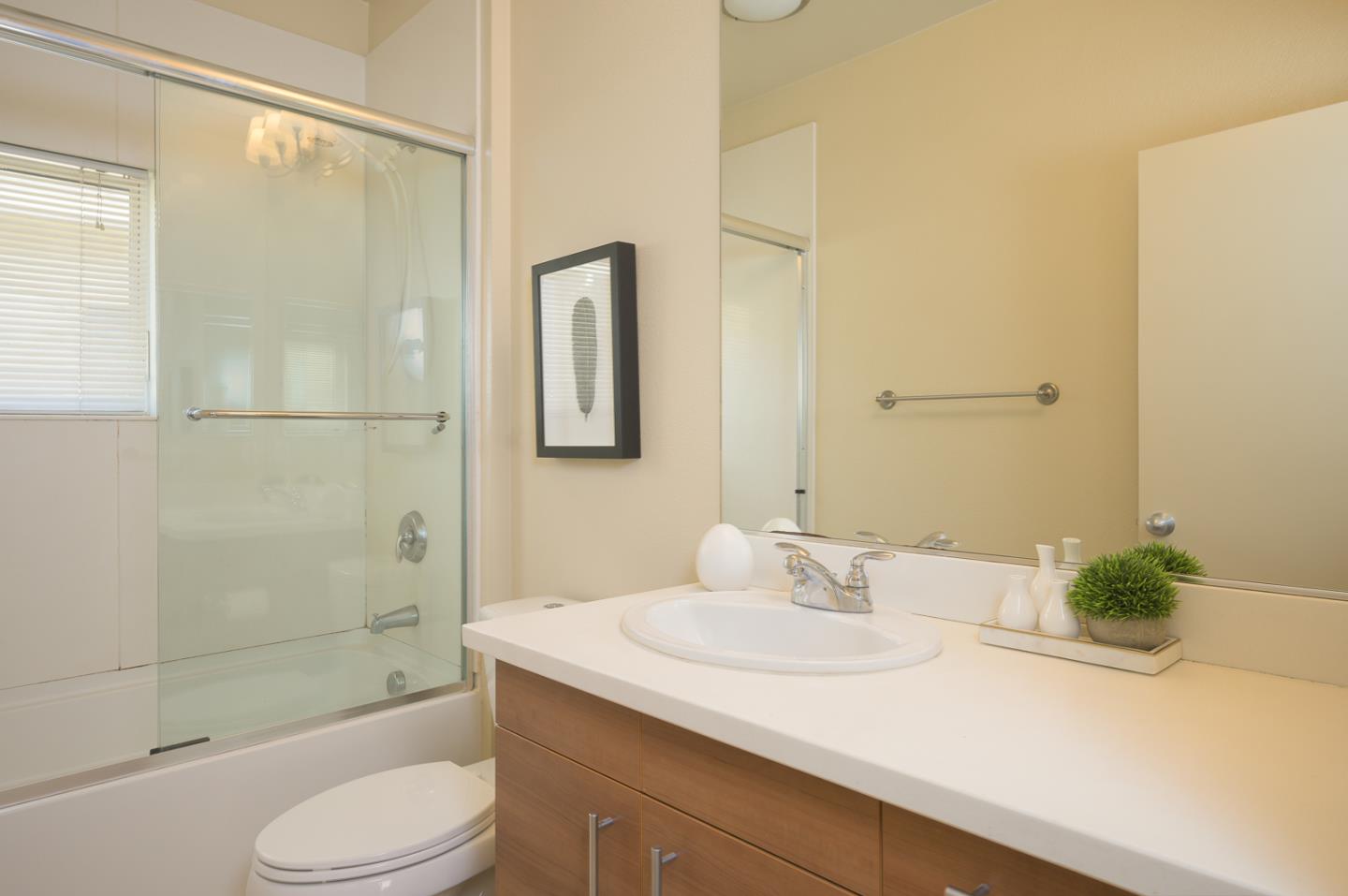 Detail Gallery Image 10 of 25 For 877 Altaire Walk, Palo Alto,  CA 94303 - 3 Beds | 2/1 Baths
