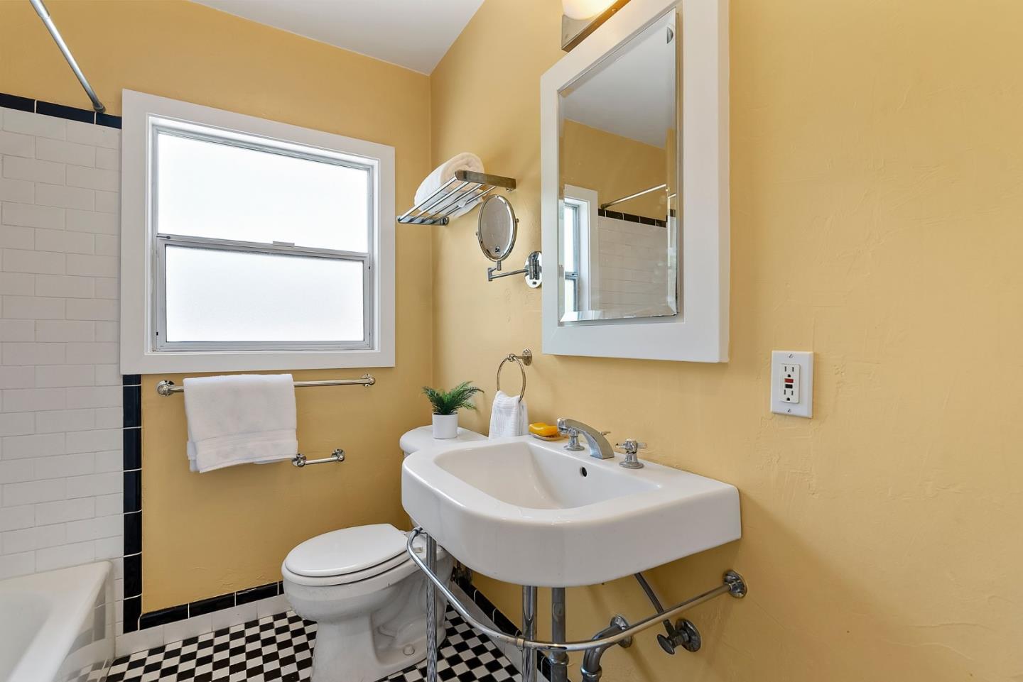 Detail Gallery Image 16 of 32 For 462 Rennie Ave, San Jose,  CA 95127 - 3 Beds | 1/1 Baths