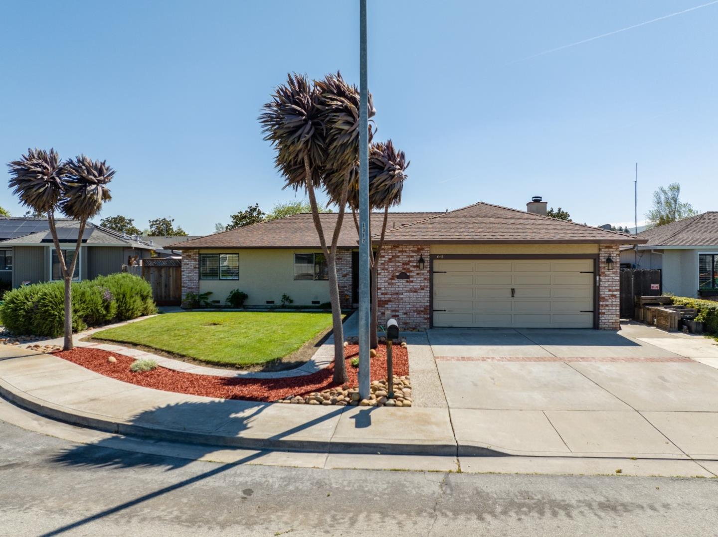 Photo of 641 Neil Dr in Hollister, CA