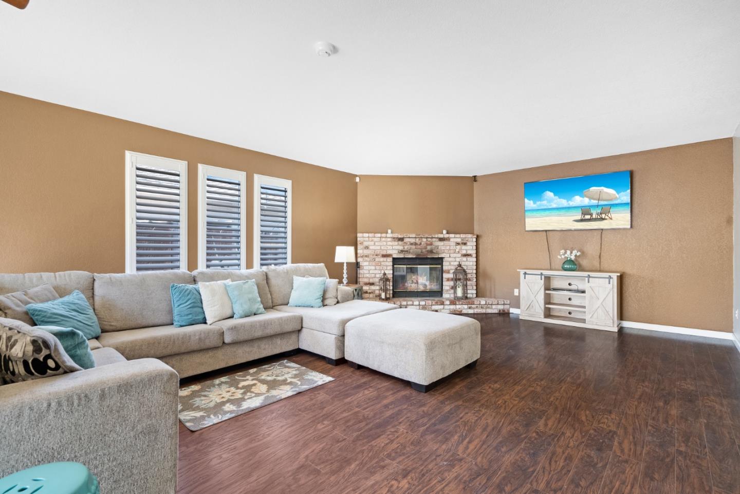 Detail Gallery Image 15 of 42 For 641 Neil Dr, Hollister,  CA 95023 - 3 Beds | 2 Baths