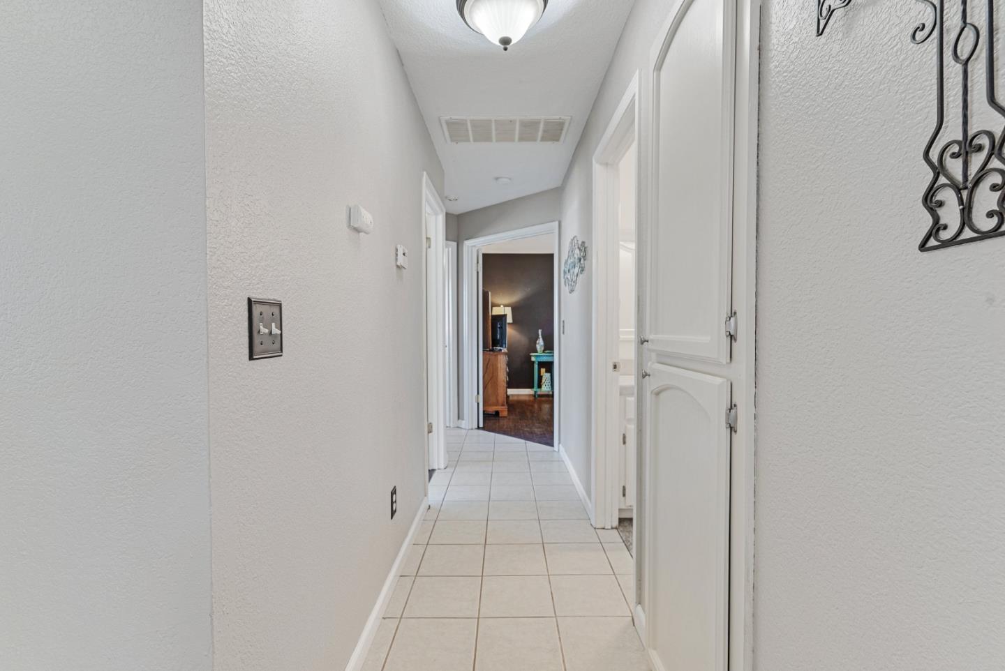 Detail Gallery Image 23 of 42 For 641 Neil Dr, Hollister,  CA 95023 - 3 Beds | 2 Baths