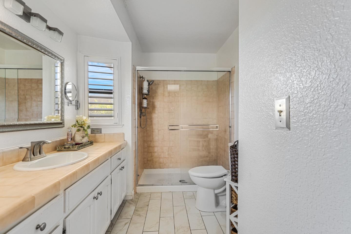 Detail Gallery Image 33 of 42 For 641 Neil Dr, Hollister,  CA 95023 - 3 Beds | 2 Baths