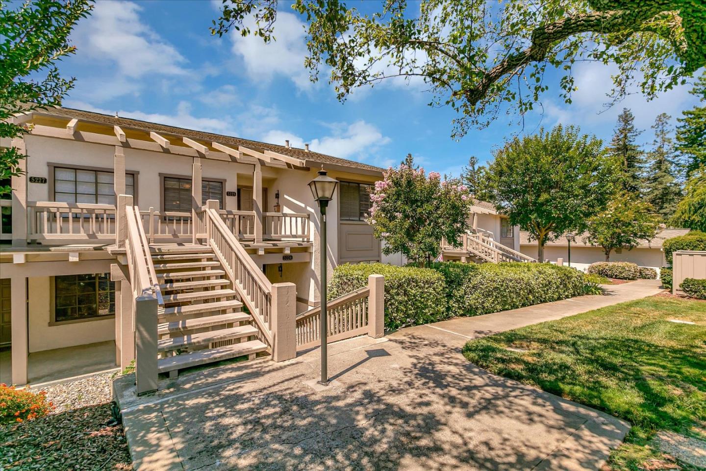 Detail Gallery Image 1 of 24 For 5225 Cribari Dl, San Jose,  CA 95135 - 2 Beds | 2 Baths