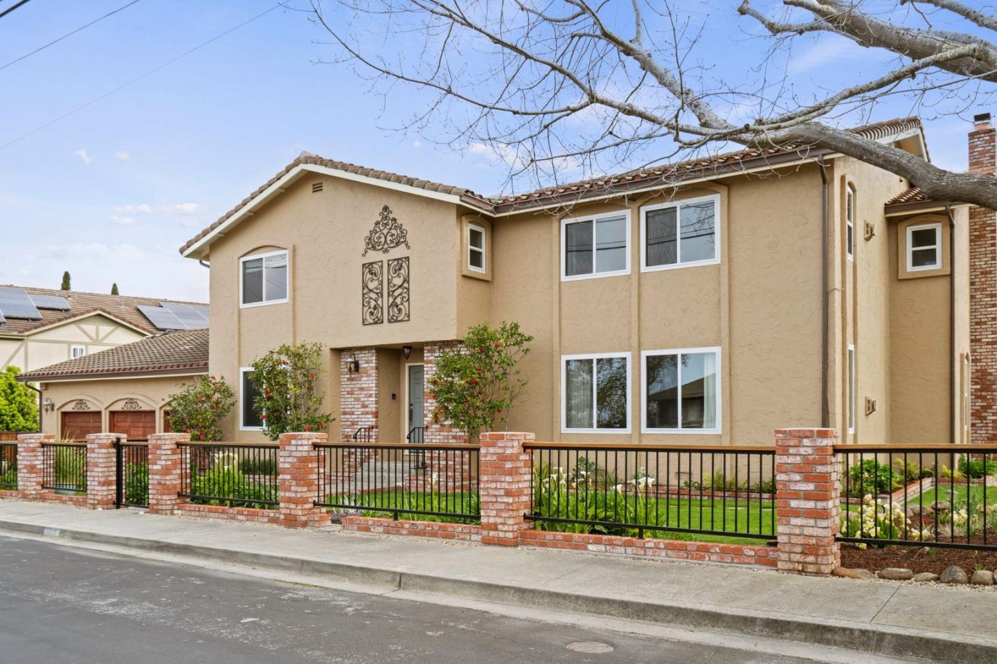 Photo of 609 De Anza Ave in San Carlos, CA