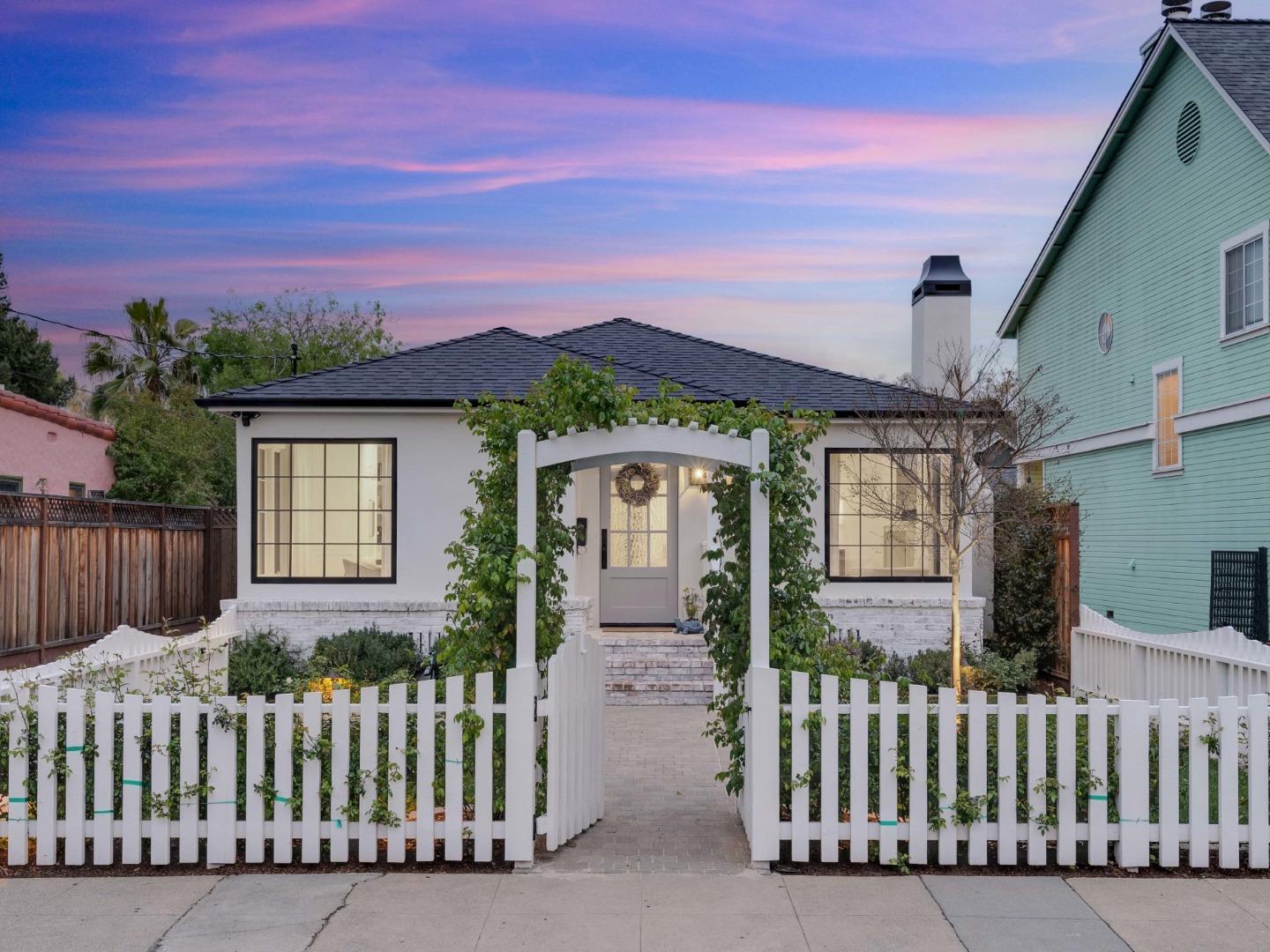 Detail Gallery Image 1 of 1 For 1364 Magnolia Ave, San Jose,  CA 95126 - 4 Beds | 3 Baths