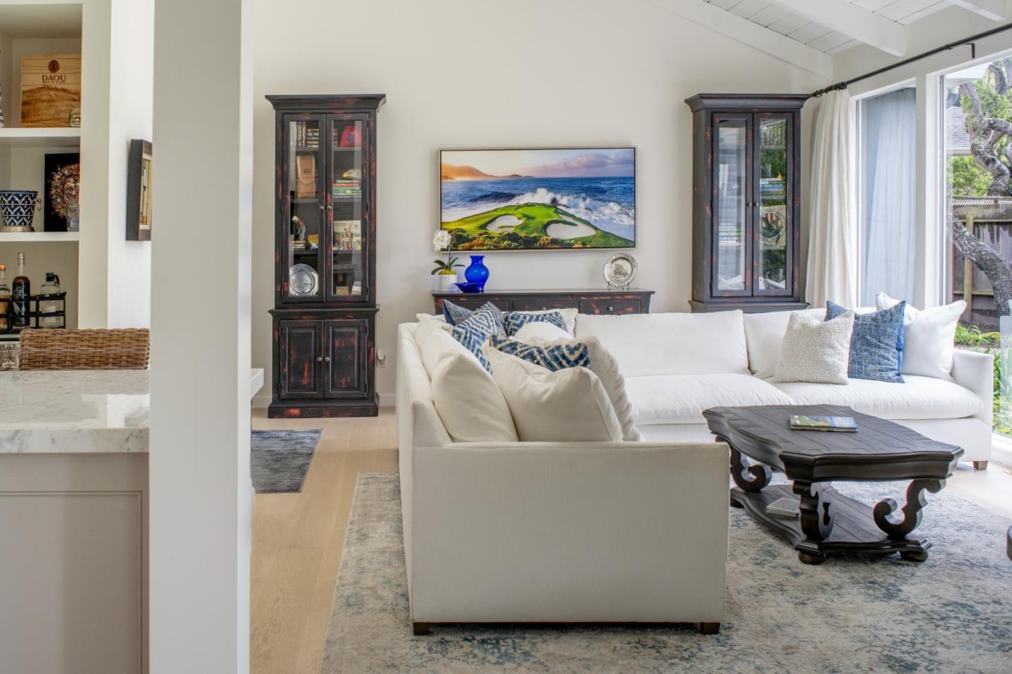 Detail Gallery Image 5 of 34 For 1150 Arrowhead Rd, Pebble Beach,  CA 93953 - 3 Beds | 2 Baths