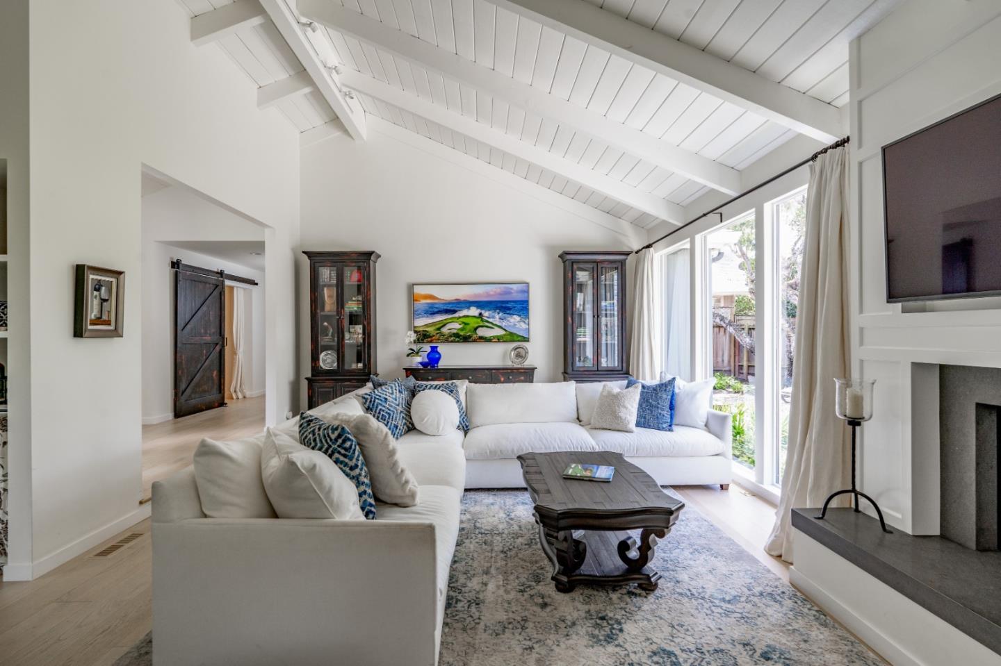 Detail Gallery Image 6 of 34 For 1150 Arrowhead Rd, Pebble Beach,  CA 93953 - 3 Beds | 2 Baths